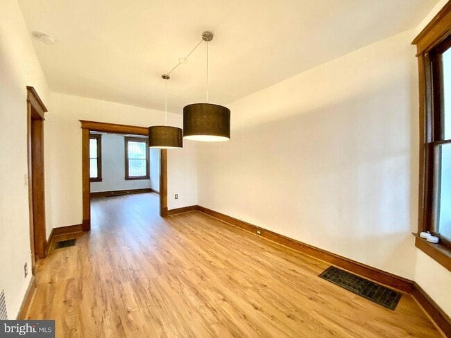 Building Photo - 140 Bryant St NW