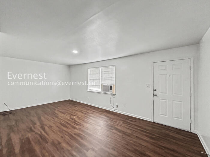 Building Photo - 4527 Glade Rd