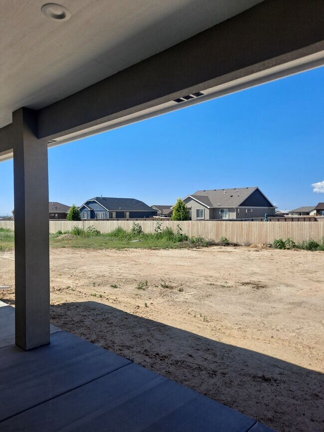 Building Photo - ALL PROSPECTIVE TENANTS MUST SUBMIT A $58 NON-REFUNDABLE APPLICATION FEE PER APPLICANT ONLINE AND...