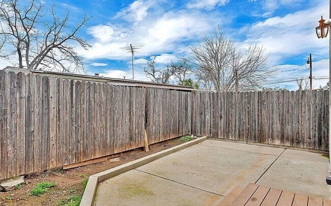 Building Photo - 4790 Fall St