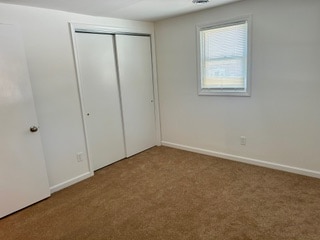 Bedroom 2 with closet - 211 Landsdowne St