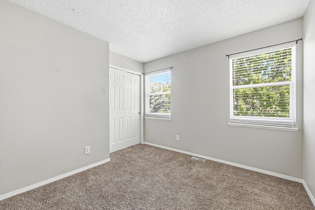 Building Photo - $2,695.95-4 Bed/ 3 Bath-Charming home in Colorado Springs with Central AC