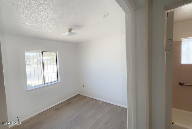 Building Photo - 11516 Jim Ferriell Dr