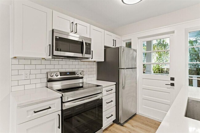 Building Photo - 1153 34th Ave N