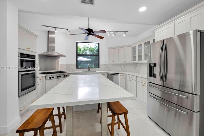 Building Photo - 6860 SW 99th Terrace