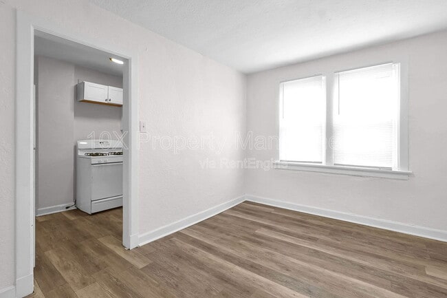 Building Photo - 940 Geers Ave