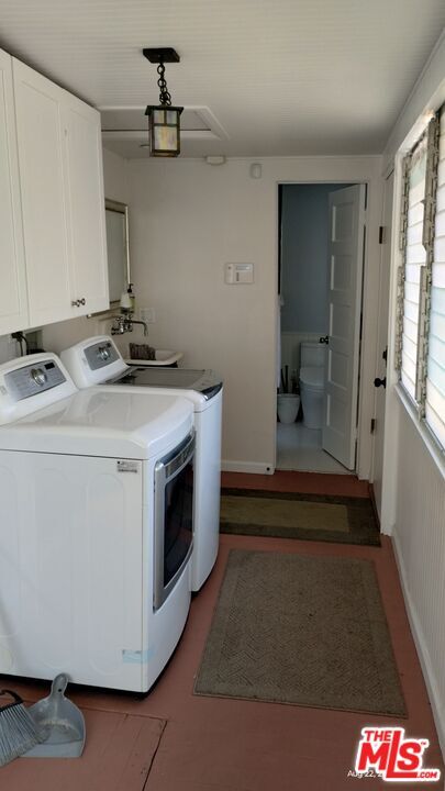Building Photo - 2656 Van Buren Pl