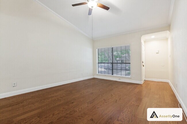 Building Photo - Updated North Dallas Townhome | 2 Pools | Clubhouse | Richardson ISD | Private Backyard