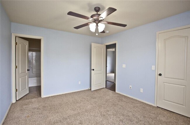 Building Photo - 3014 S B St