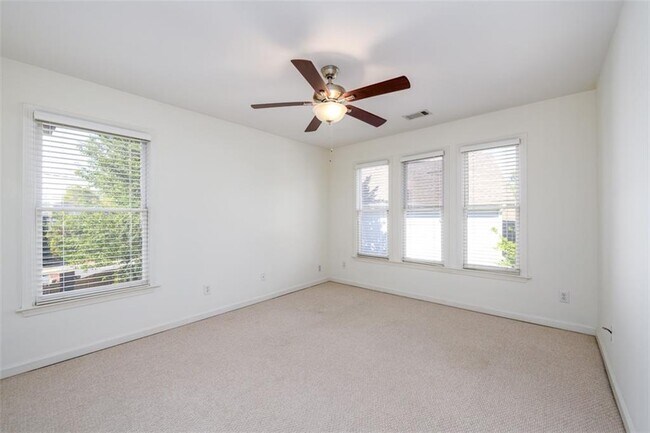 Building Photo - 1560 Oak Park Cove