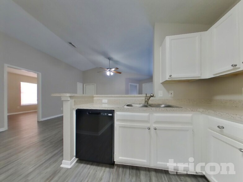 Building Photo - 3114 Kelling St