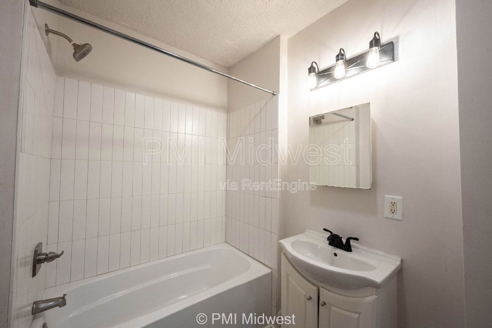 Building Photo - 2211 E New York St