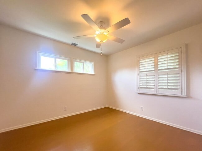 Building Photo - Spacious 3BR Home in Prime Burbank!