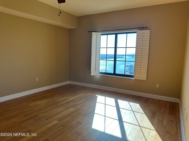 Building Photo - 1478 Riverplace Blvd