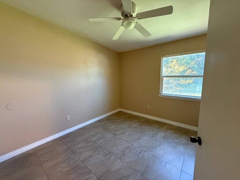 Building Photo - 2251 Indian Horse Dr