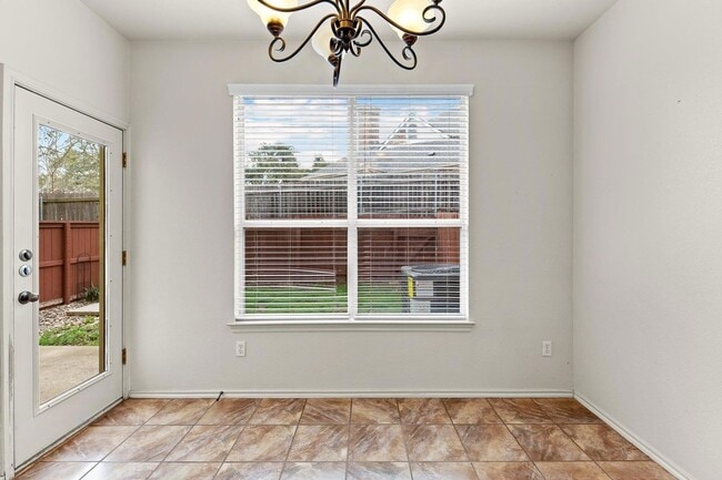 Building Photo - 2410 Great Oaks Dr