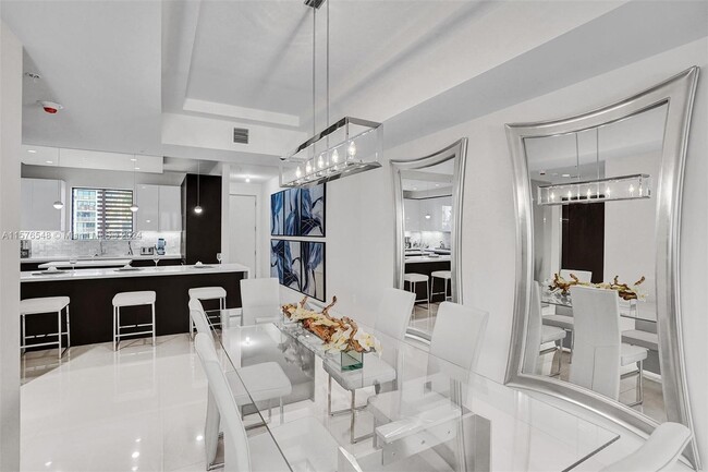 Building Photo - 3040 N Ocean Blvd