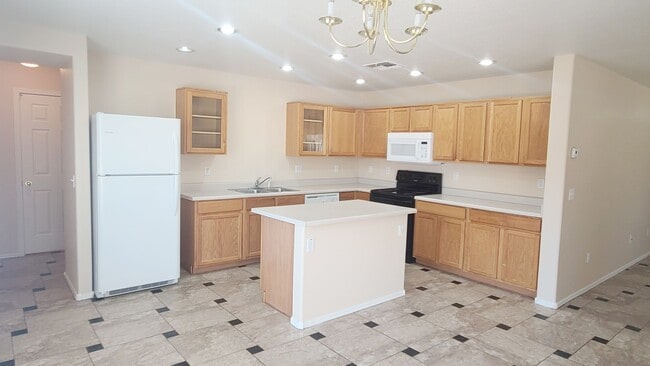 Building Photo - 4 bedroom in Chandler