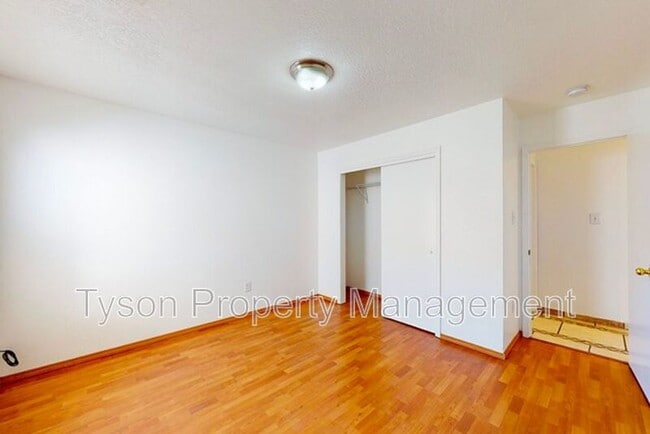 Building Photo - 419 Sawtooth St SE
