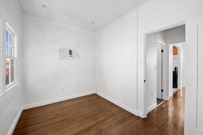 Building Photo - 647 N Spaulding Ave