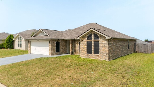 Building Photo - 4305 Maggie Dr