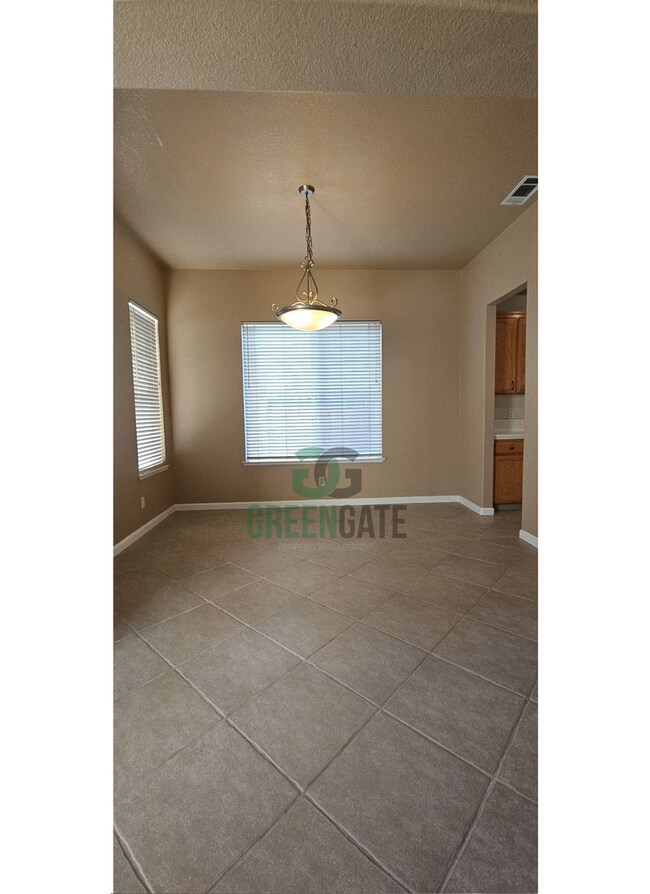 Building Photo - Spacious 4 Bedroom in Manteca!!! Ready