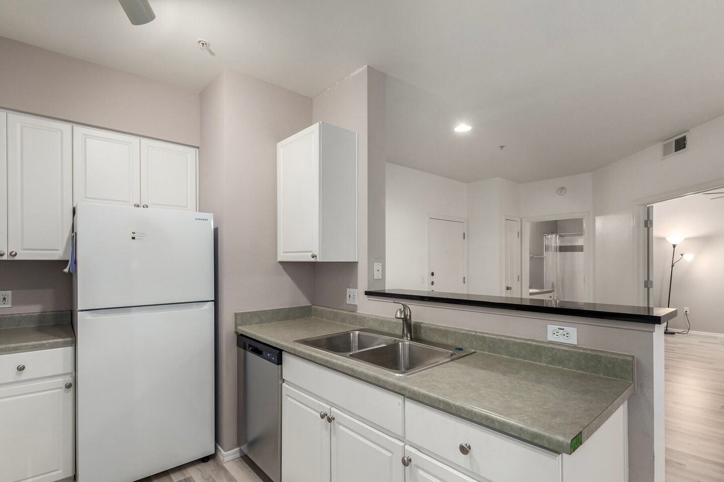 Building Photo - 1701 E Colter St