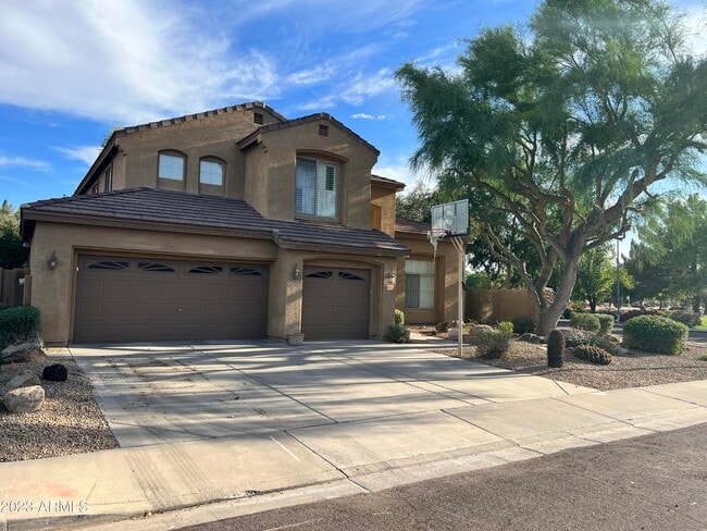 Building Photo - 7203 W Trails Dr