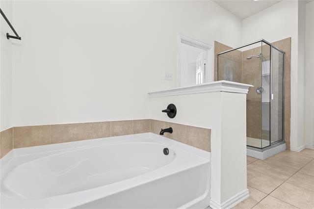 Building Photo - 2698 Lake Ridge Dr