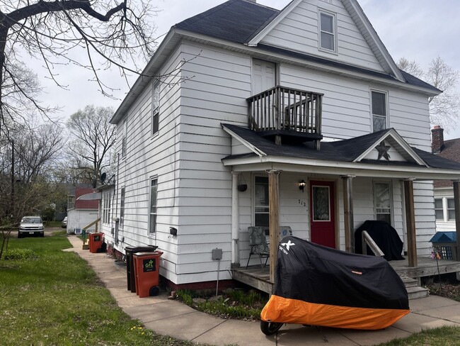 Primary Photo - 712 McDonough St