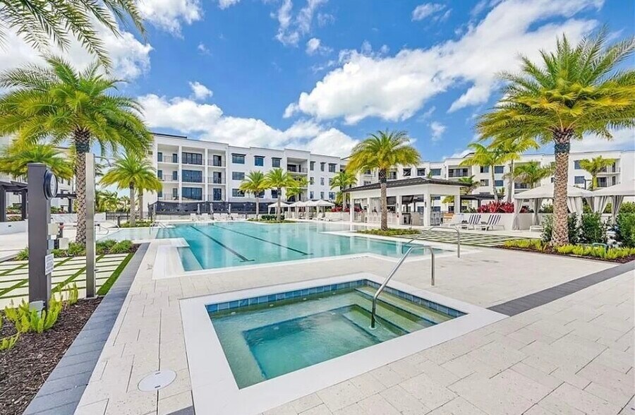 Building Photo - 1111 Central Ave