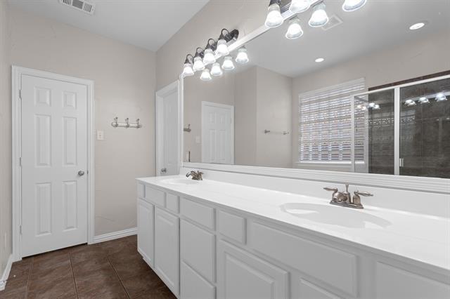 Building Photo - 1441 Golf Club Dr