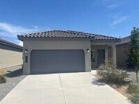 Building Photo - 1502 Calle Oeste NW