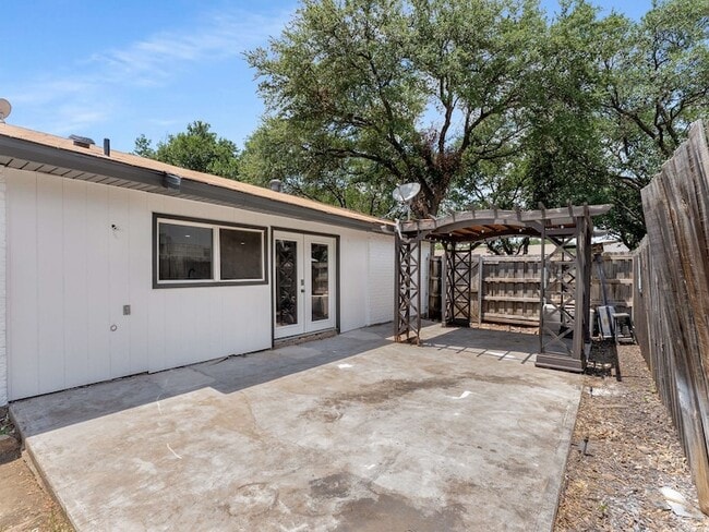 Building Photo - 1824 Arundel Dr