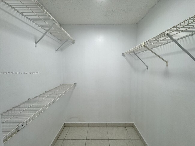 Building Photo - 10651 SW 108th Ave