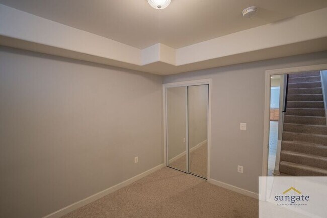 Building Photo - 11 N Streeper St