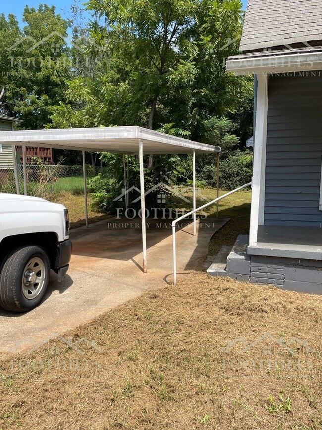 Building Photo - 209 Farmer St