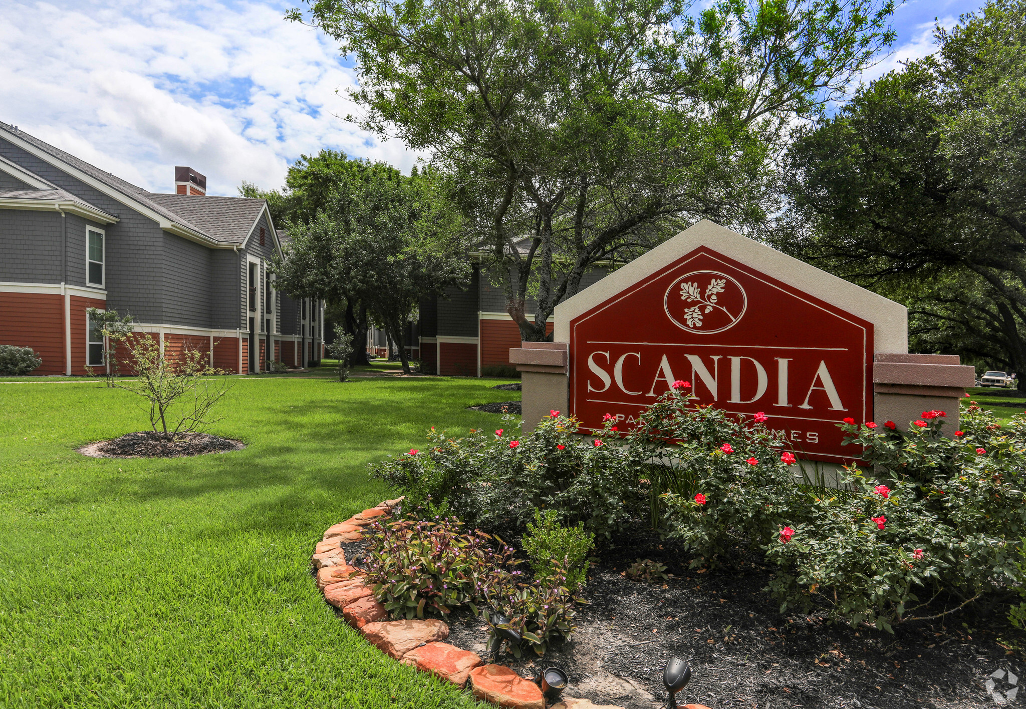 Primary Photo - Scandia Apartments