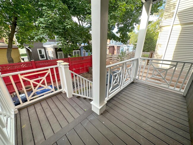 Building Photo - 19 Whitney Ave