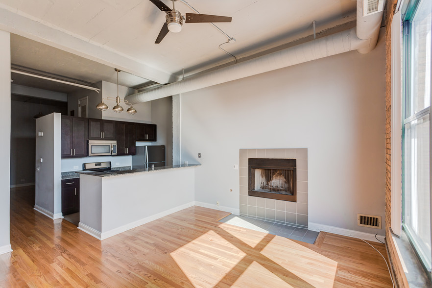 Living Room/Kitchen - Sheffield Lofts - 3110 N Sheffield Ave