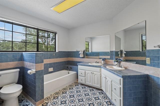 Building Photo - 665 Main St