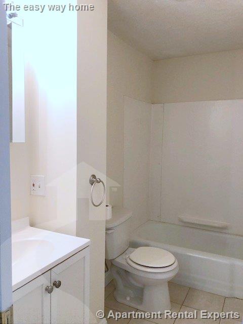 Building Photo - 389.5 Columbia St Unit #1