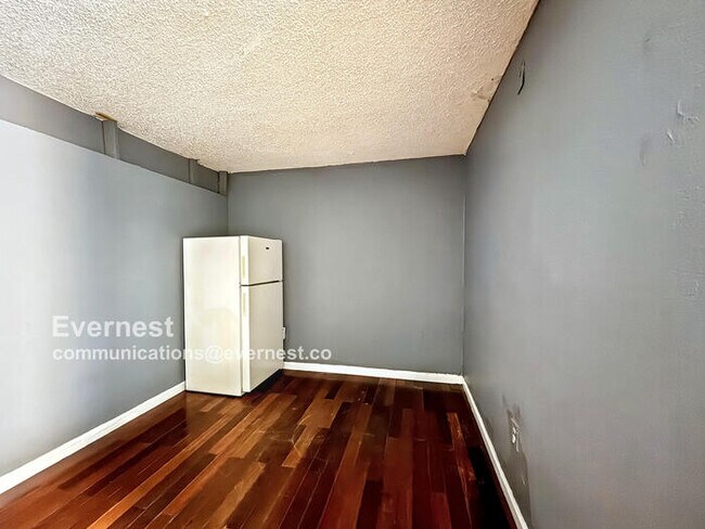 Building Photo - 8421 S Orange Blossom Trl