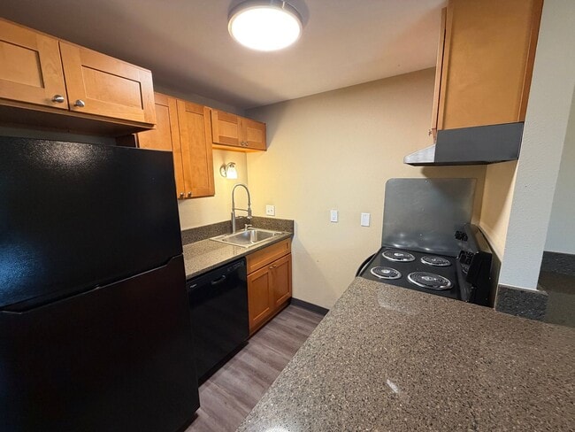 Building Photo - Sunnyside Duplex