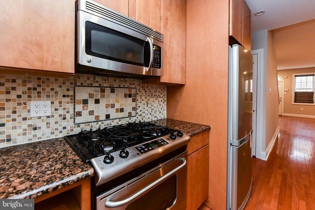 Building Photo - 2012 Carpenter St