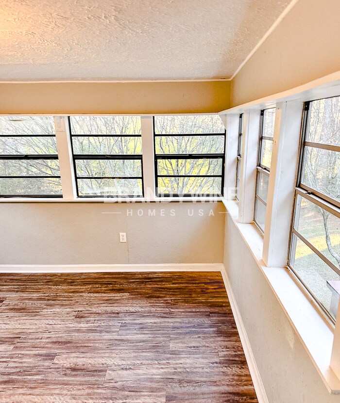 Building Photo - 3310 S Whisper Dr