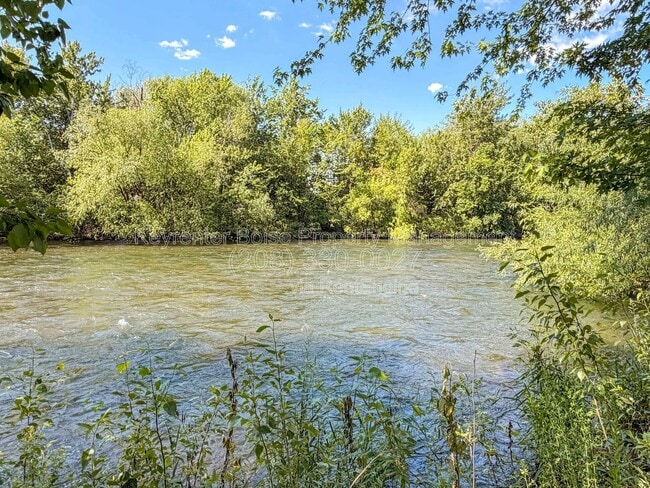 Building Photo - 4780 N Riverfront Dr