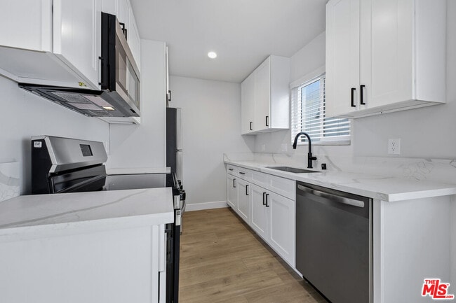 Building Photo - 1738 Colby Ave