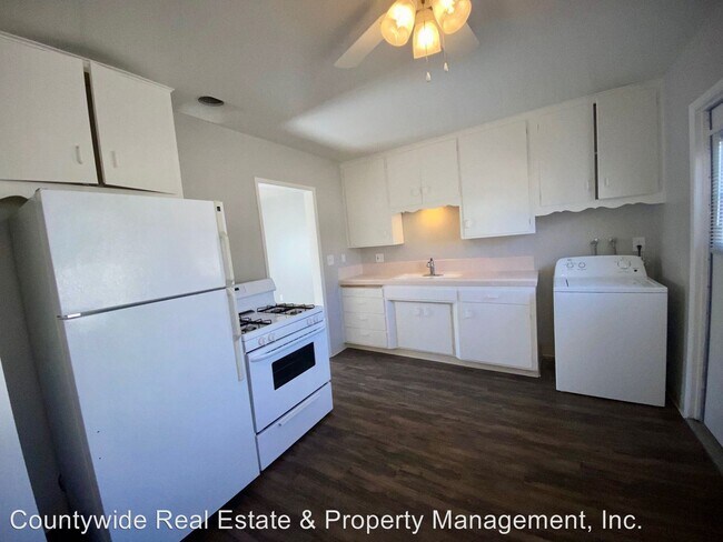 Building Photo - 1100-1154 N Mollison Ave