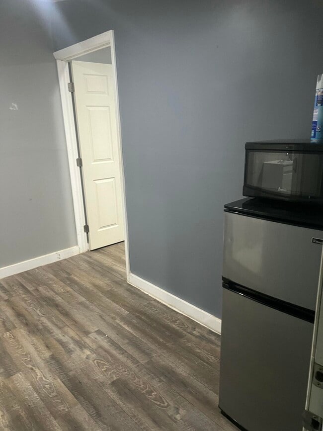 Building Photo - 6551 Coolidge St